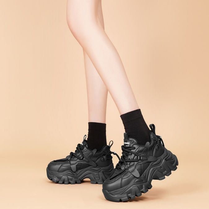 https://fulmo-img-server.com/black-sneaker-factory/1757543312553_v43k0pii_cdhz8343.jpeg
