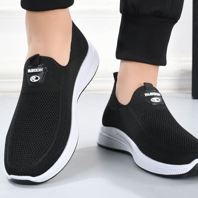 https://fulmo-img-server.com/black-sneaker-factory/1757725615120_yfo5hqwl_jdbx15ha.jpeg