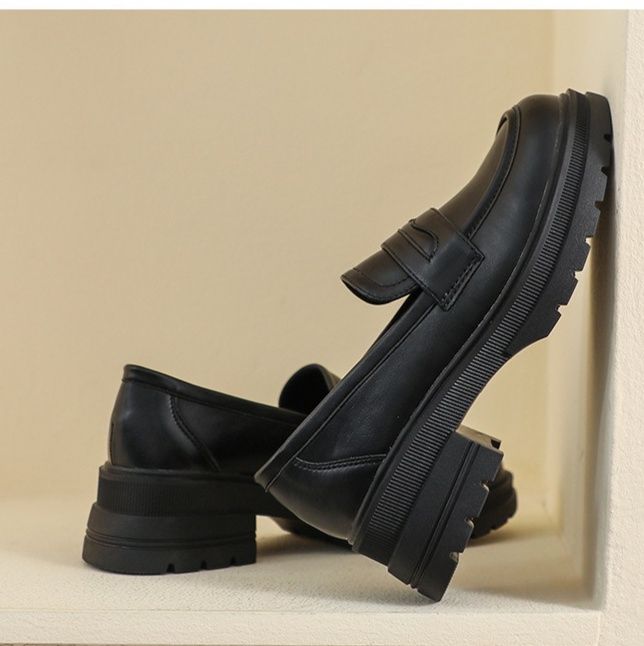 https://fulmo-img-server.com/black-sneaker-factory/1757929501747_6b3o3ygb_vaeofo7k.jpeg