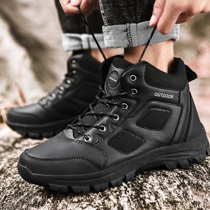 https://fulmo-img-server.com/black-sneaker-factory/1759213375077_irc0npa9_pzsw9af6.jpeg