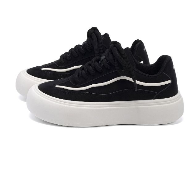https://fulmo-img-server.com/black-sneaker-factory/1759615696935_ohtc18j8_tex54jqe.jpeg