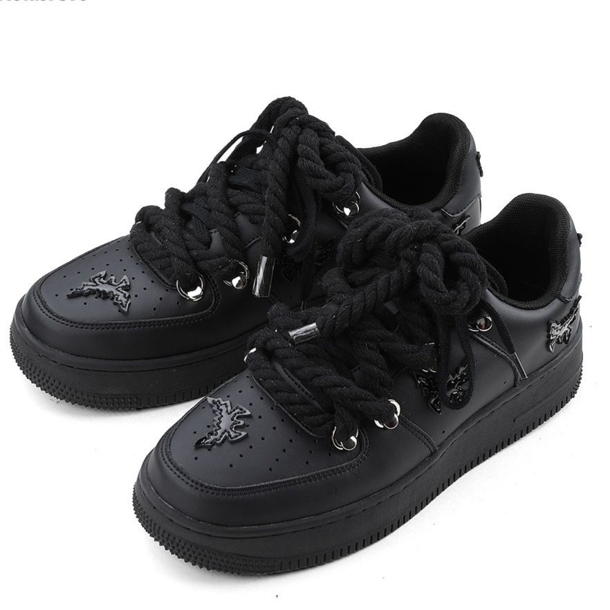 https://fulmo-img-server.com/black-sneaker-factory/1760439228162_necygpgu_6s46q3gw.jpeg