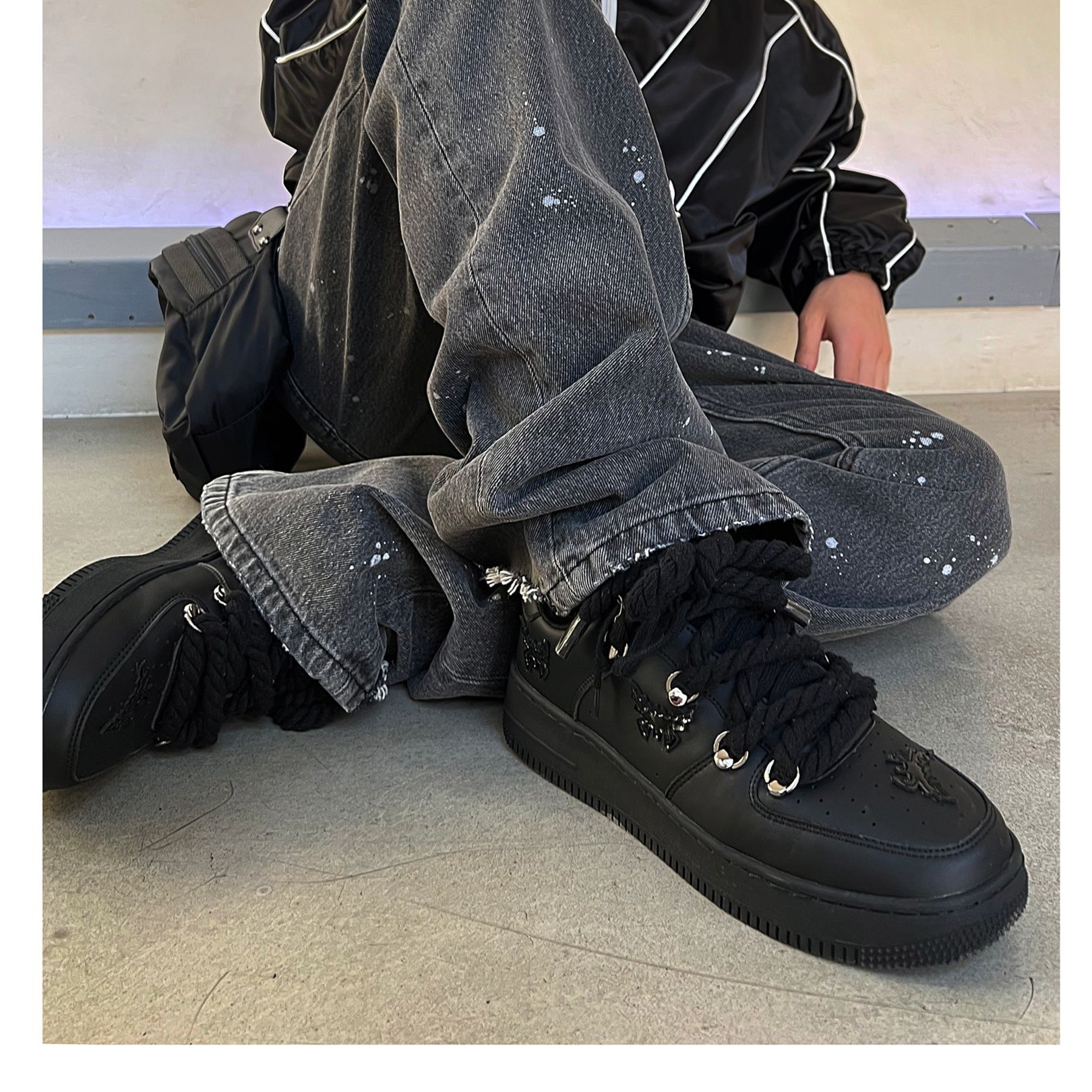 https://fulmo-img-server.com/black-sneaker-factory/1760439281313_5hf0qh4s_wgx2rrlx.jpeg