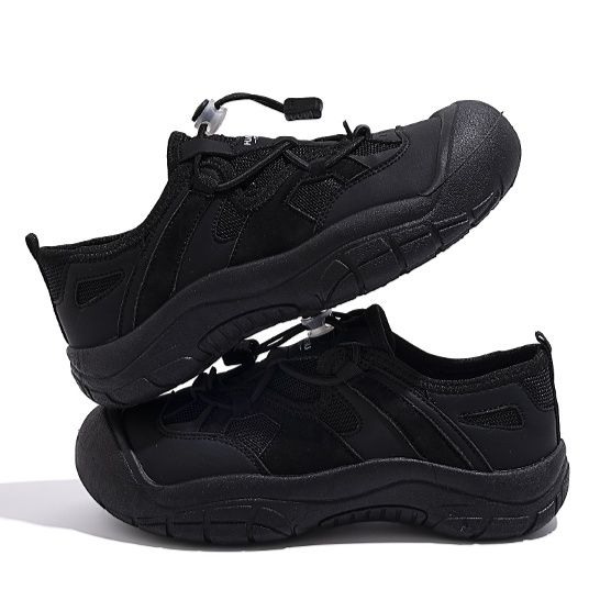 黒スニーカー 多重ストラップ厚底スニーカー