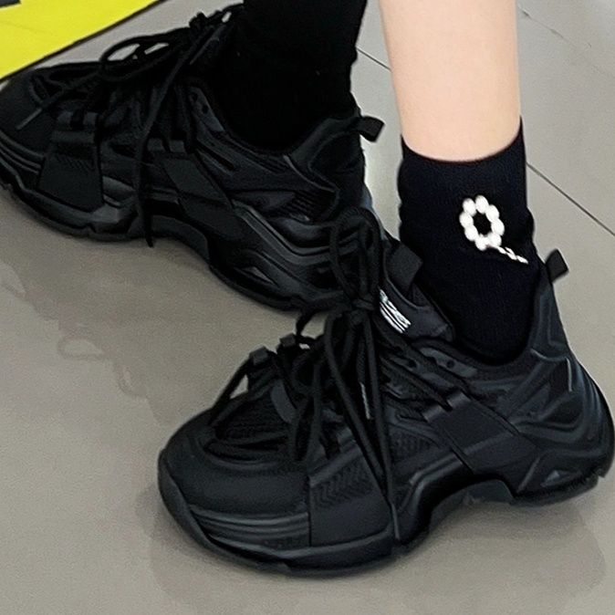https://fulmo-img-server.com/black-sneaker-factory/1762860183952_jwia2jtn_dieummei.jpeg