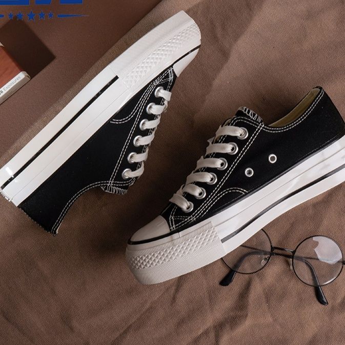 黒スニーカー 定番キャンバス地ローカット厚底運動靴