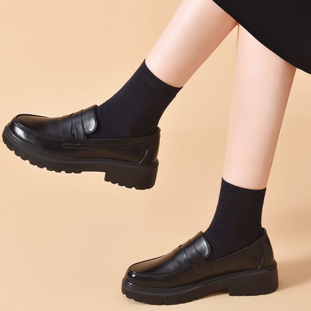 黒スニーカー 厚底ローファー風ソックススニーカー