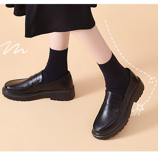 黒スニーカー 厚底ローファー風ソックススニーカー