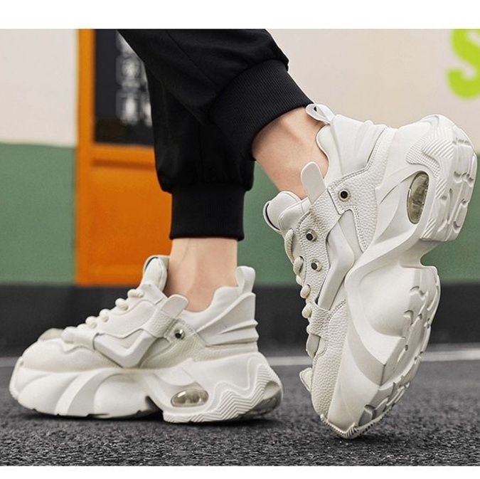 https://fulmo-img-server.com/black-sneaker-factory/1780897978434_303t5ftc_6alrr71u.jpeg