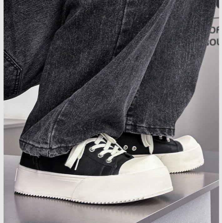 https://fulmo-img-server.com/black-sneaker-factory/1780898891997_qgdvby6f_t8of20zi.jpeg