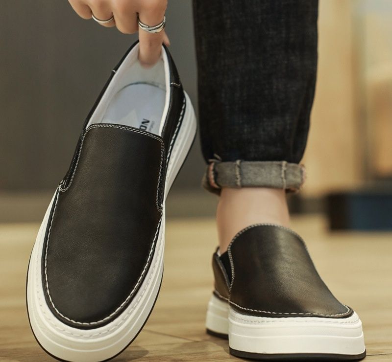 https://fulmo-img-server.com/black-sneaker-factory/1785732447617_lc2evnef_n0qm4z83.jpeg