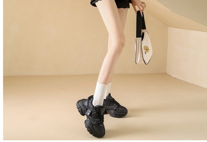 https://fulmo-img-server.com/black-sneaker-factory/1789089068574_nbyvpe13_k270t4a2.jpeg