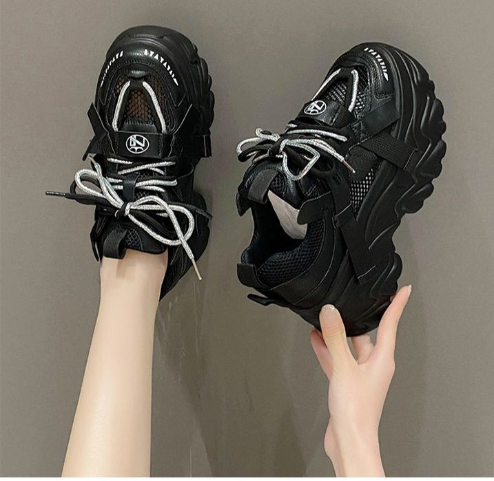 https://fulmo-img-server.com/black-sneaker-factory/1789089903750_twrg2ait_9w7s3awz.jpeg