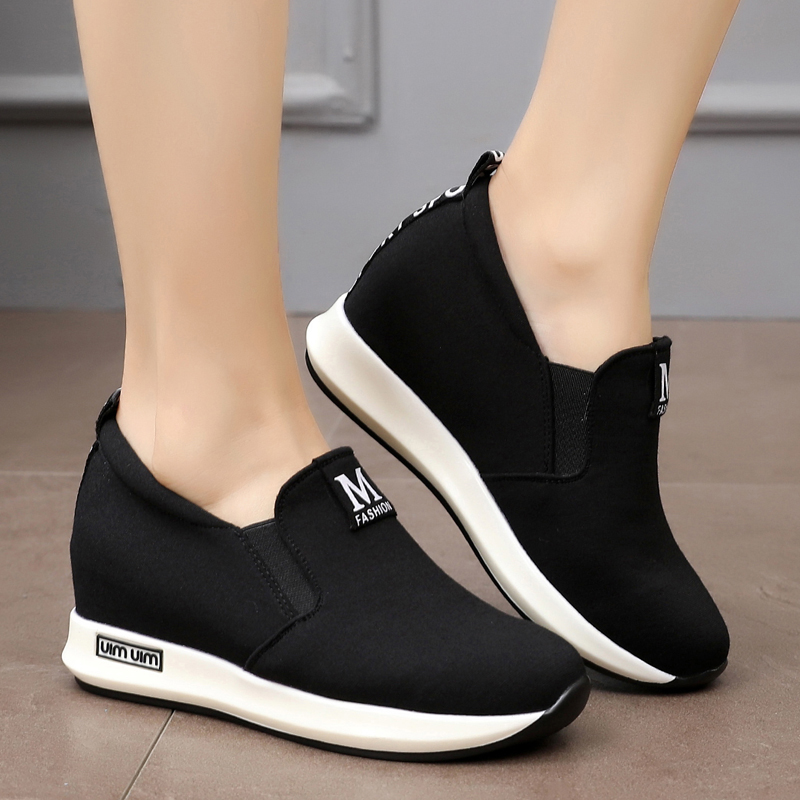 黒スニーカー スリッポン厚底インヒール軽量スニーカー