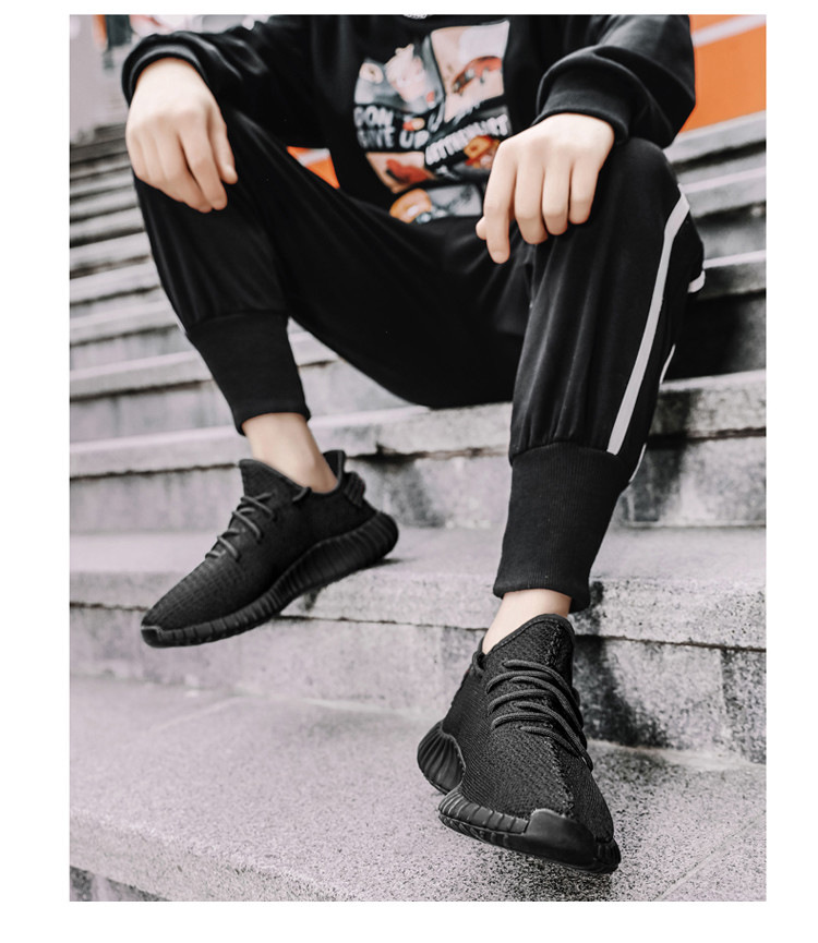 https://fulmo-img-server.com/black-sneaker-factory/32402107-505d-4413-a2e9-1ef4c2a06240.jpg