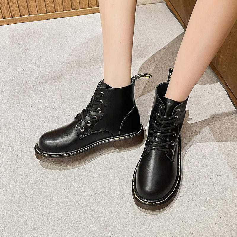 黒スニーカー レースアップ厚底ワークブーツ