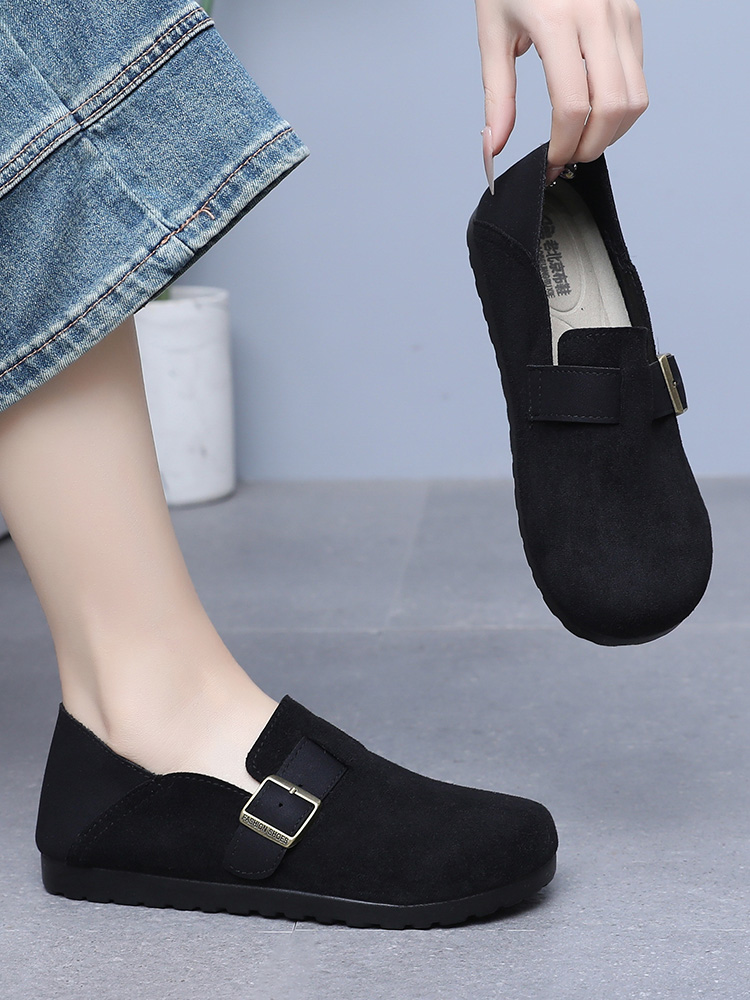https://fulmo-img-server.com/black-sneaker-factory/4179ea2f-efff-4d37-a1fe-b4f9a7c4e743.jpg
