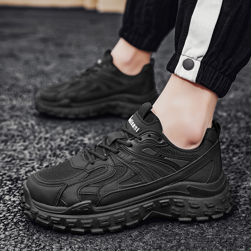 https://fulmo-img-server.com/black-sneaker-factory/47b4f2bf-ad4a-478c-b119-c95cd319dc33.jpg