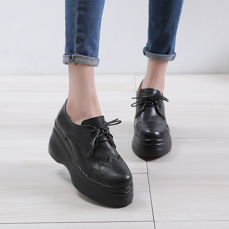 黒スニーカー 本革厚底シューズ