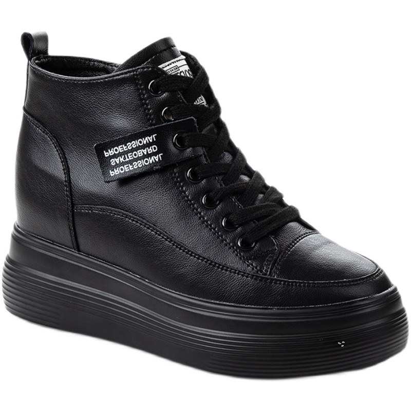 https://fulmo-img-server.com/black-sneaker-factory/5bcc6c4b-eba5-46e4-b6a5-a18852e48b04.jpg