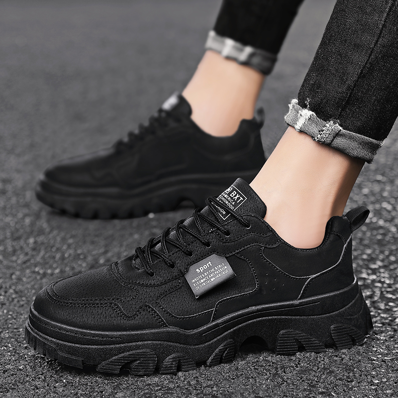 黒スニーカー 多層設計運動靴厚底仕様歩行快適性重視モデル