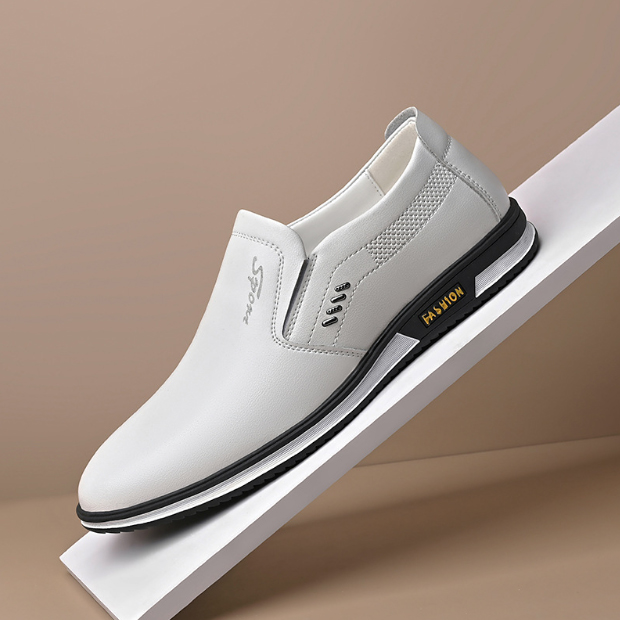 https://fulmo-img-server.com/black-sneaker-factory/6732f9b3-6555-40d5-8085-b1d19b4dcf3e.jpg