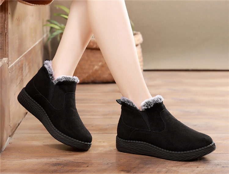 黒スニーカー ふわふわファー付き厚底ショートブーツ