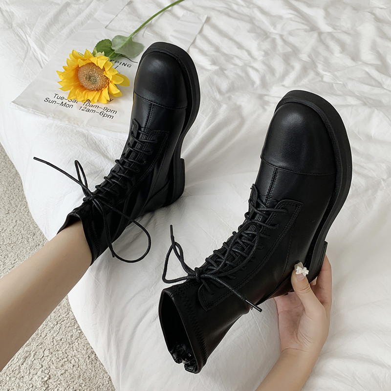 黒スニーカー 本革レースアップハイカットブーツ
