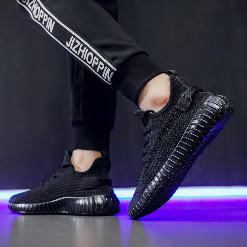 https://fulmo-img-server.com/black-sneaker-factory/9251b48b-117f-4cab-bf9d-2a2ac6f16aea.jpg
