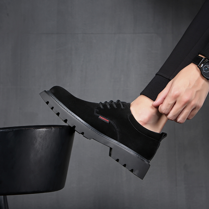 黒スニーカー 厚底滑り止めソール起毛革製靴