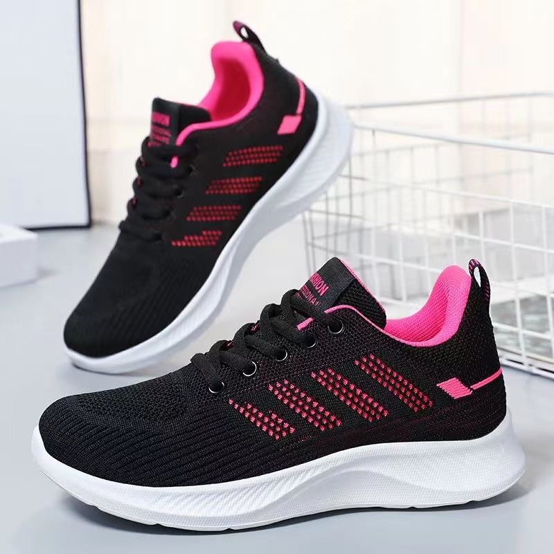 https://fulmo-img-server.com/black-sneaker-factory/b4adc398-525a-4c05-b26a-8ff3884d6eb5.jpg