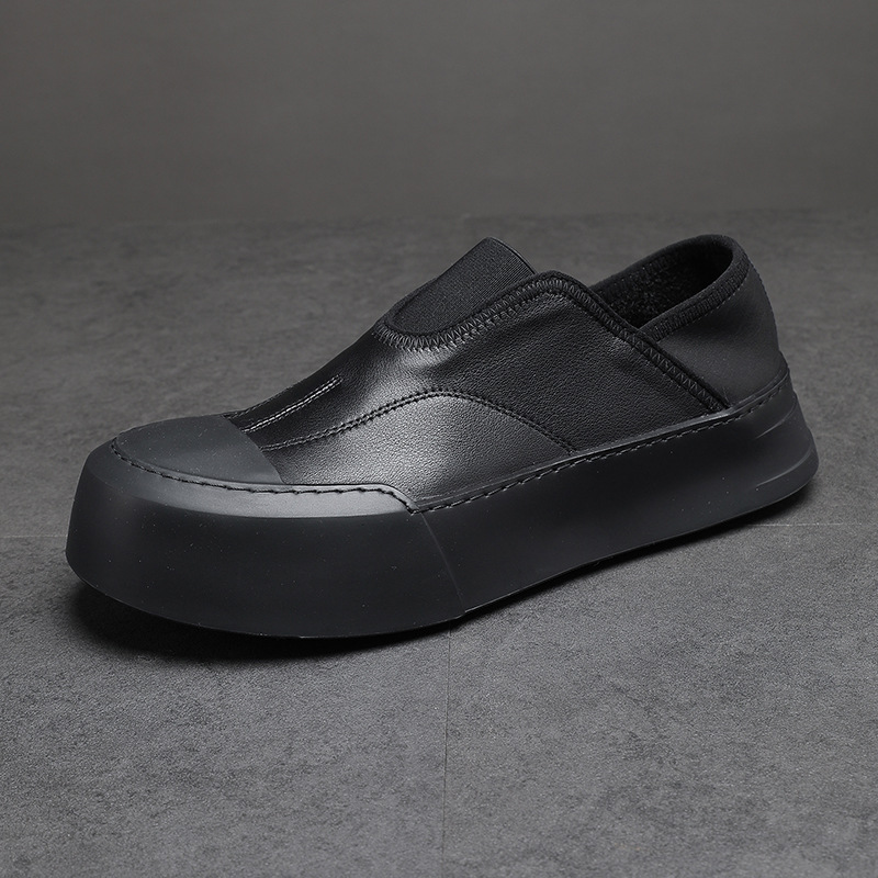 https://fulmo-img-server.com/black-sneaker-factory/b82e84ec-8bab-45c9-aa45-e7566014e26d.jpg