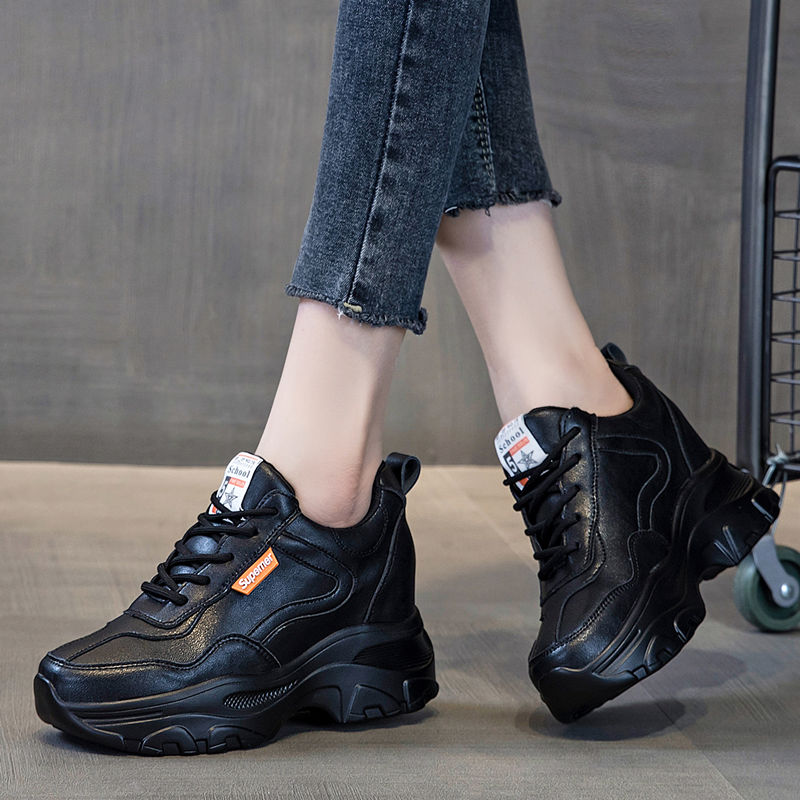 黒スニーカー 本革八センチ身長アップ運動靴