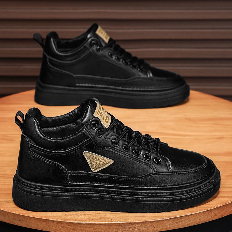 https://fulmo-img-server.com/black-sneaker-factory/bd424678-0f1c-4bfe-bd1a-c357d367bbf9.jpg