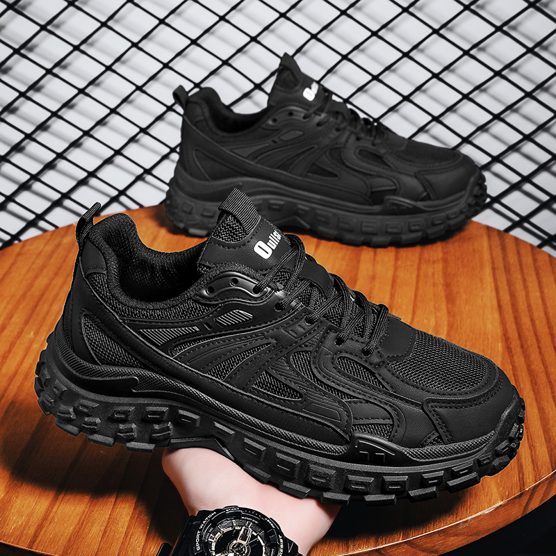 https://fulmo-img-server.com/black-sneaker-factory/d36d61dd-a4e1-48da-a7e7-2903d34526c6.jpg