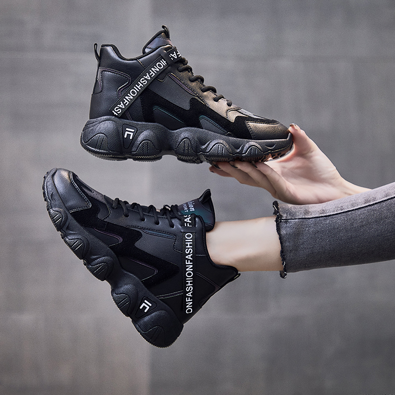 黒スニーカー 防水防滑機能付き厚底運動靴