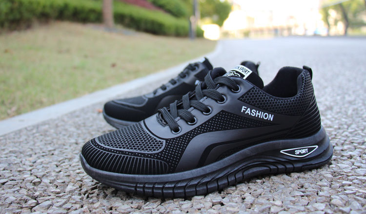 黒スニーカー 通気性抜群メッシュ素材軽量ジョギングシューズ