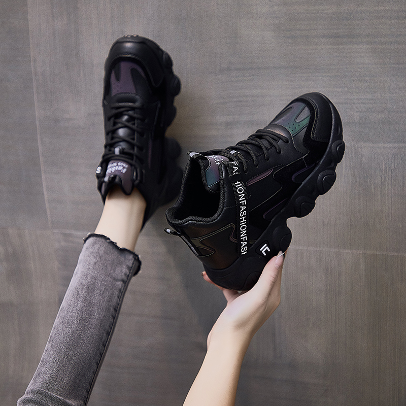 黒スニーカー 防水防滑機能付き厚底運動靴