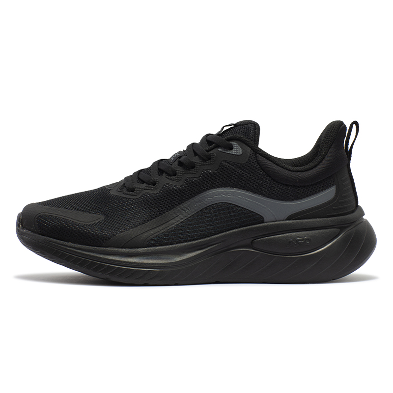 https://fulmo-img-server.com/black-sneaker-factory/e1566722-9382-4ad9-b8d8-63fe596e5004.jpg