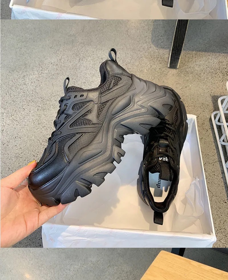 https://fulmo-img-server.com/black-sneaker-factory/e33f0904-1eb0-4689-8e16-e287042526dd.jpg