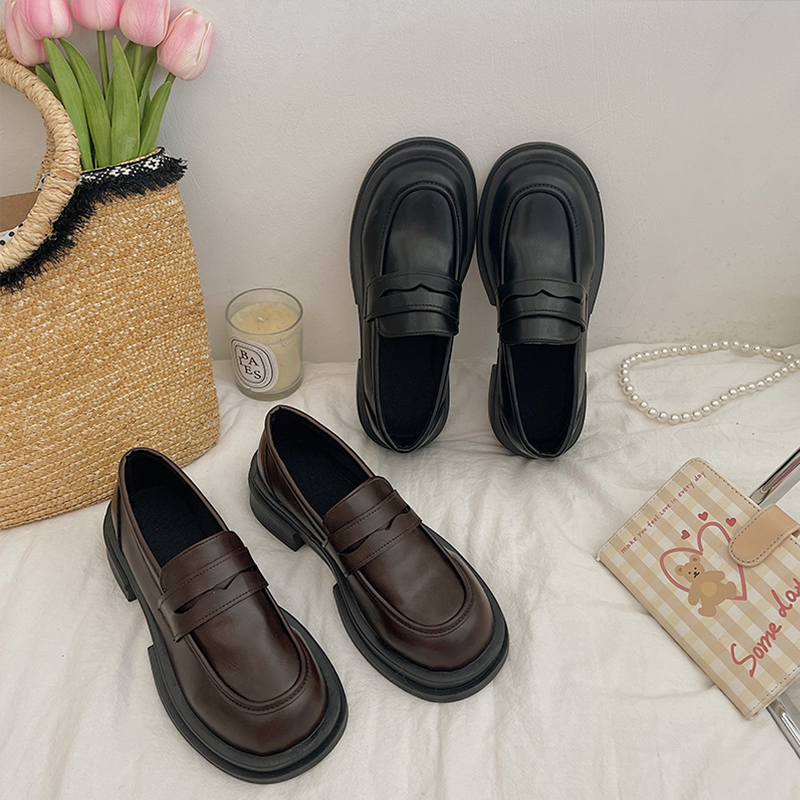 https://fulmo-img-server.com/black-sneaker-factory/e50c4fe6-faca-4fd2-ba16-9d0d01056d8e.jpg