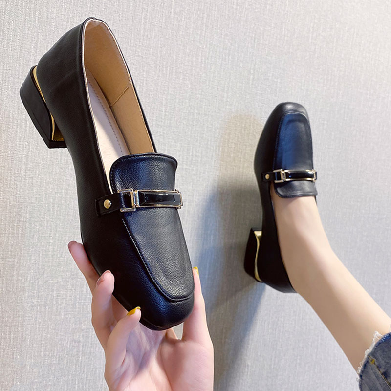 https://fulmo-img-server.com/black-sneaker-factory/e557858f-4812-4fe3-98e6-ce2b107d83e1.jpg