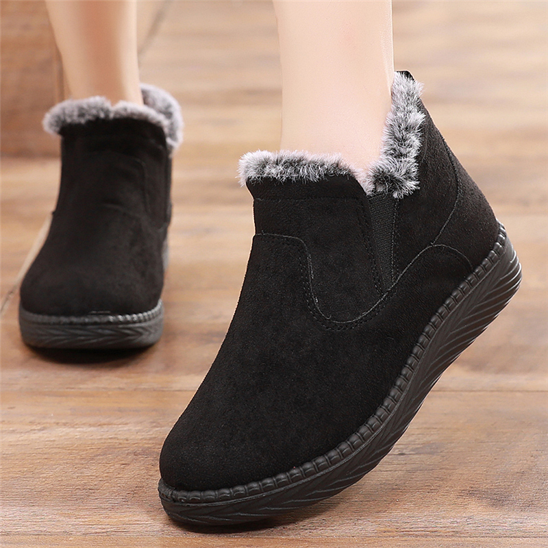 黒スニーカー ふわふわファー付き厚底ショートブーツ