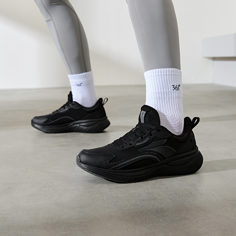 https://fulmo-img-server.com/black-sneaker-factory/edd02571-352c-44ed-a979-a7f1bff1422f.jpg