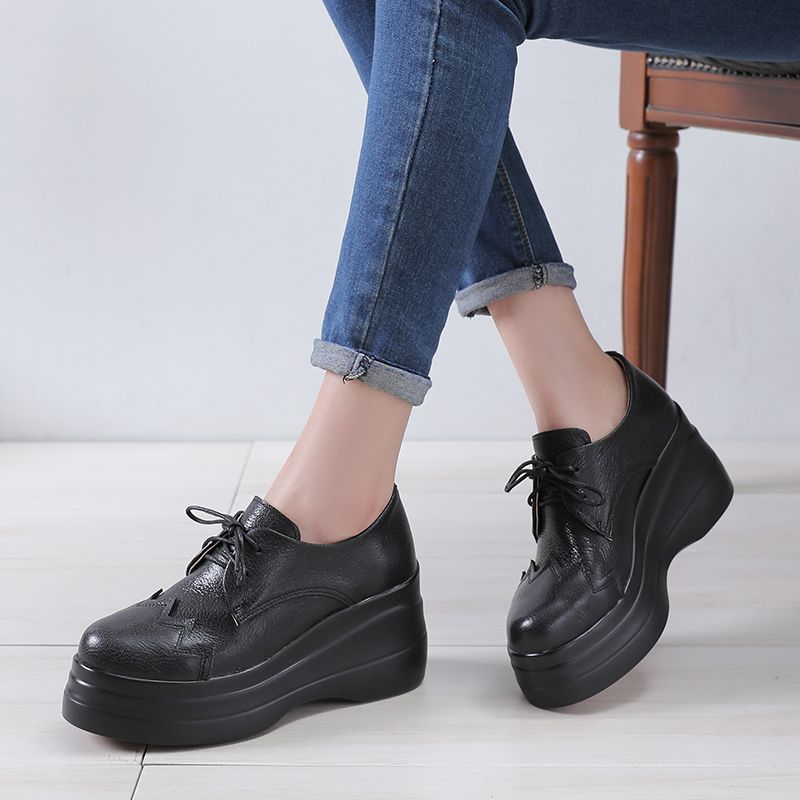 黒スニーカー 本革厚底シューズ