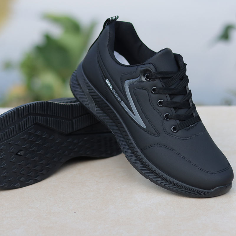 https://fulmo-img-server.com/black-sneaker-factory/f2878242-a019-47e8-a515-e4490f7ea999.jpg