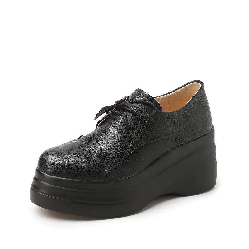 黒スニーカー 本革厚底シューズ