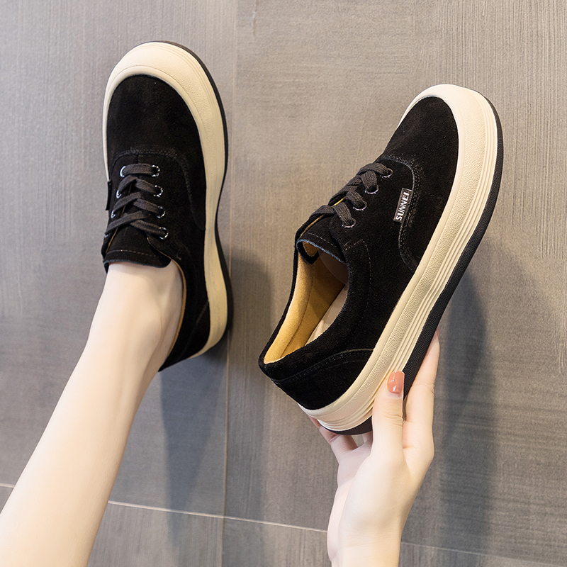 黒スニーカー カジュアル厚底スニーカー