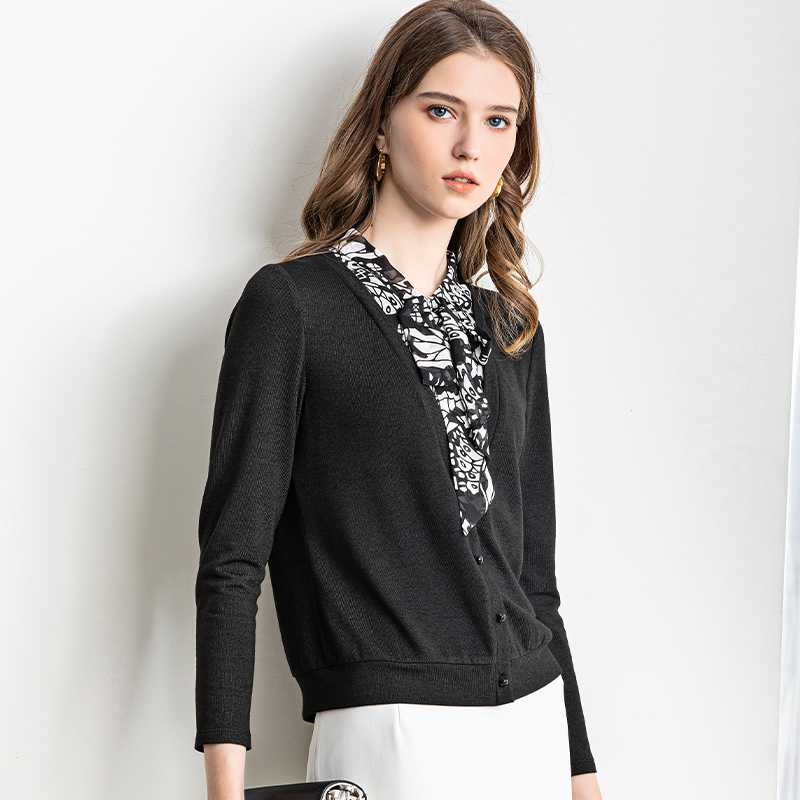 黒ブラウス フロント釦デザイン ボウタイブラウス