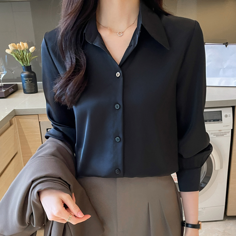 https://fulmo-img-server.com/blackblouse/1eb27cfe-5946-40e1-bead-c43d82c88800.jpg